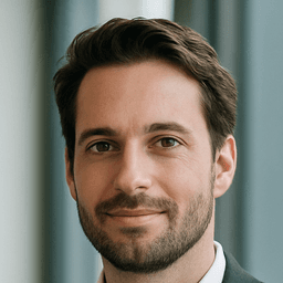 Daniel Hauser - Senior Finanzberater